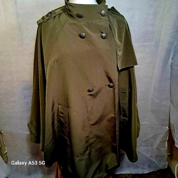 Vt Luxe Green Cape/Raincoat Women's One Size - Picture 1 of 7